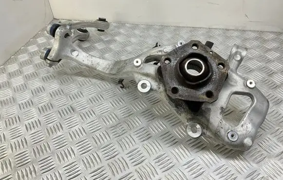 Audi A4 S4 B9 Front wheel hub 8W0407242F 8W0407560