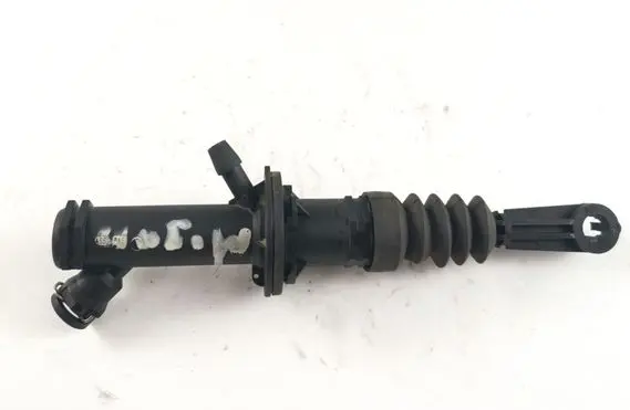Renault Megane II Clutch master cylinder 8200151770
