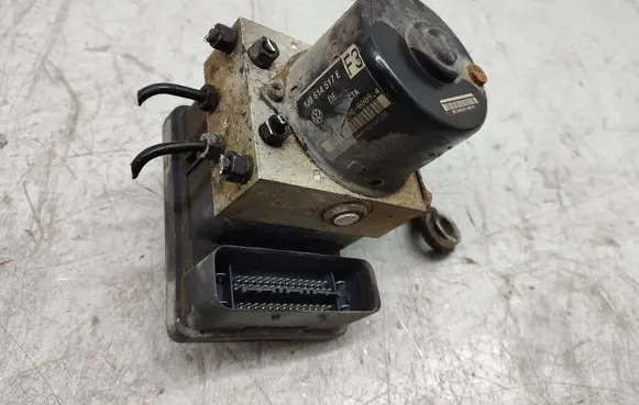 Audi A3 S3 8L ABS Pump 1C0907379E