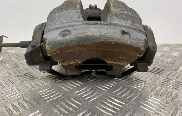Volvo XC90 Front brake caliper