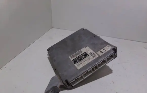 Toyota Avensis Verso Engine control unit/module 8966144300 1758005122