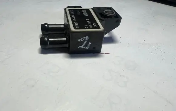 BMW 5 F10 F11 Exhaust gas pressure sensor 8570686 05T21 13628570686