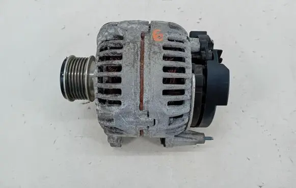 Volkswagen Golf VI Generator/alternator 03L903023