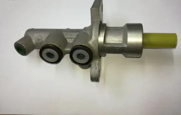 Mercedes-Benz E W124 Master brake cylinder 0044303401