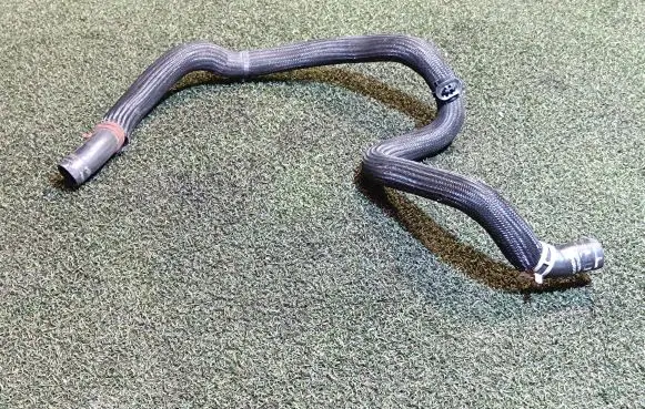 Renault Trafic III (X82) Engine coolant pipe/hose 924100345R
