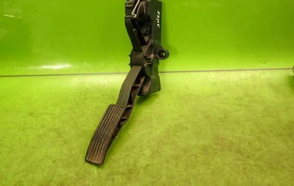 Mercedes-Benz B W245 Accelerator throttle pedal