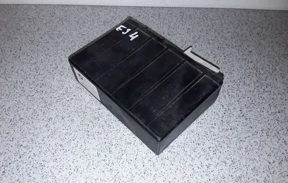 BMW 5 E34 Door central lock control unit/module 61351384204 1384204