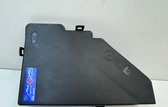 Volvo XC90 Fuse box cover 31398001