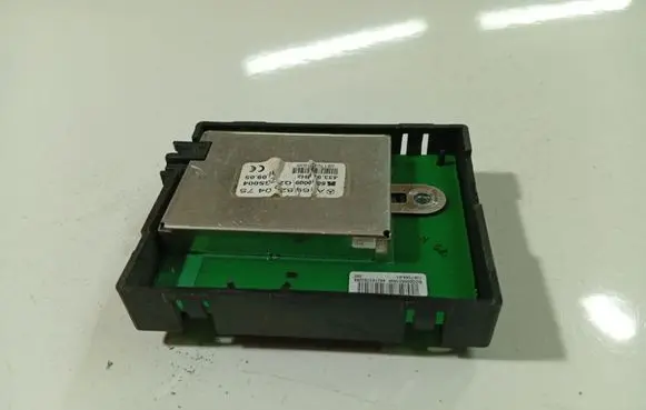 Mercedes-Benz B W245 Antenna control unit A1698200475