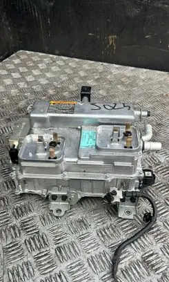 Voltage converter inverter