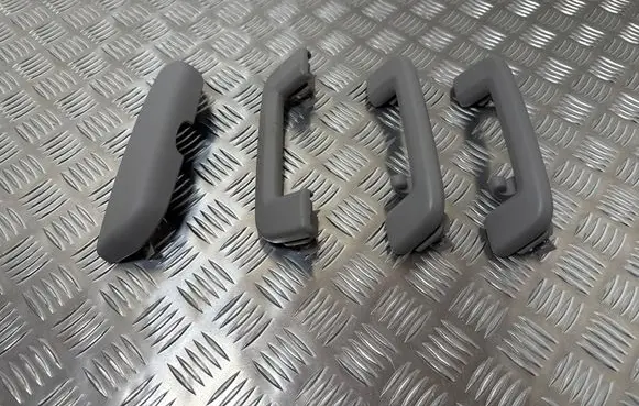 Volvo V70 A set of handles for the ceiling 13550