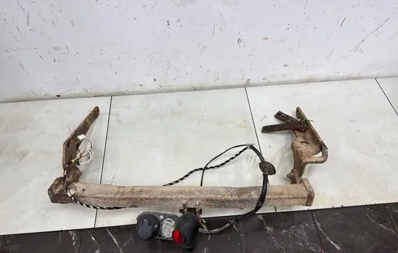 Toyota Yaris Detachable towbar