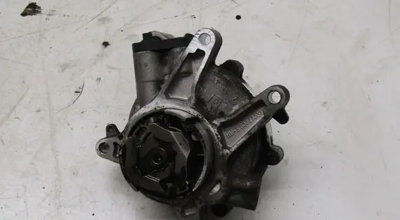 Fiat 500X Vacuum pump 55269729
