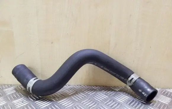 Mitsubishi Space Wagon Engine coolant pipe/hose