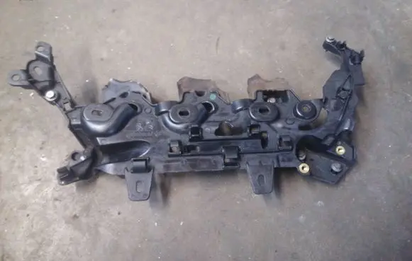 Ford Kuga II Other engine bay part 9808843180