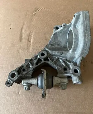Mercedes-Benz A W177 Engine mounting bracket A2822231100 2822231100