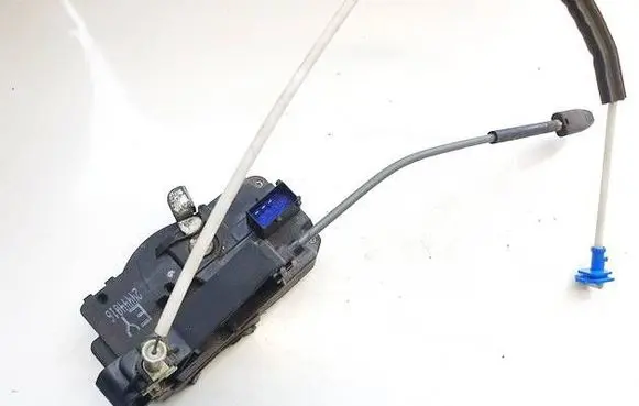 Opel Zafira A Front door lock 24444016