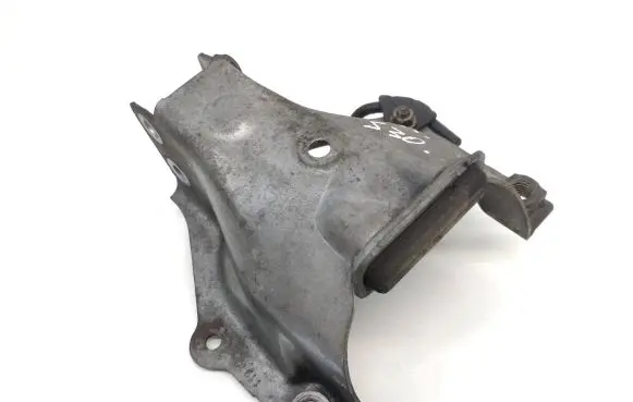 Audi A4 S4 B8 8K Engine mounting bracket 8K0399059
