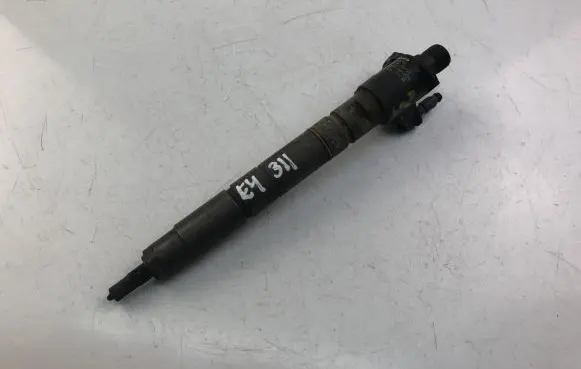 Volvo XC60 Fuel injector 31272690