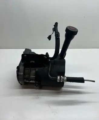 Peugeot 308 Power steering pump 9681594580