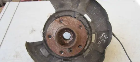 BMW X5 F15 Front wheel hub 6877218