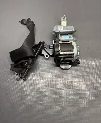 Mercedes-Benz E W212 Front seatbelt 610500500 010R0000 05360127