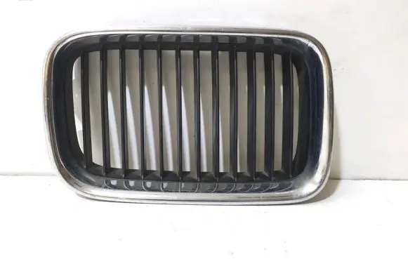 BMW 3 E36 Bonnet/hood grill 51138122238