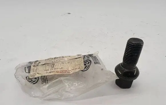 Audi A4 S4 B7 8E 8H Nuts/bolts 4D0601139A