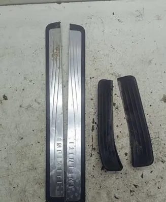 Infiniti EX Other sill/pillar trim element 769b1