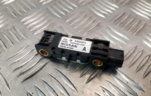 Nissan Primera Airbag deployment crash/impact sensor 0285003019 98830AY000