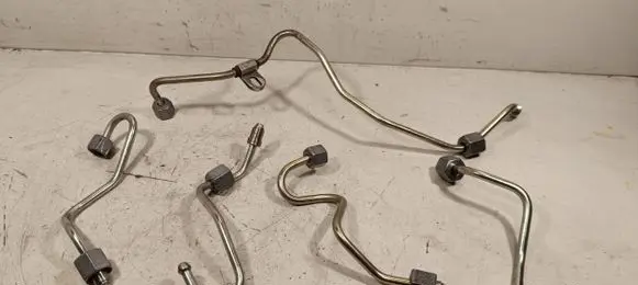 Fuel injector supply line/pipe