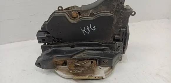 Mitsubishi Grandis Rear door lock