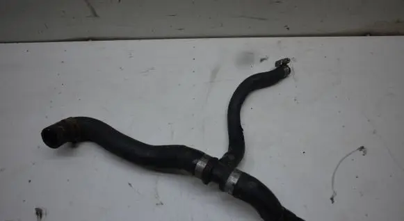 Engine coolant pipe/hose