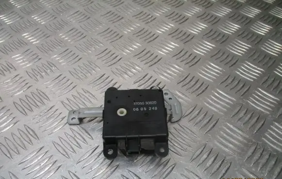 Nissan Primera A/C air flow flap actuator/motor 3T05030820