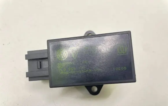 Volkswagen Touareg I Seat heating relay 7L0959772