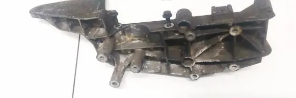 Volvo S40, V40 Engine mounting bracket 9497106