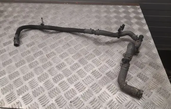 Audi Q7 4L Engine coolant pipe/hose 7L8121073D