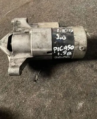 Citroen Xsara Picasso Starter motor M000T82081