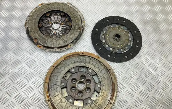 Audi A3 S3 8V Clutch set kit 124060710 324035510 LUK