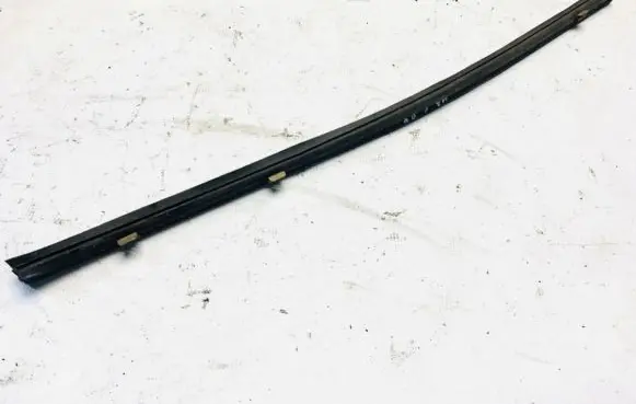 Mercedes-Benz C W202 Front door glass trim molding 