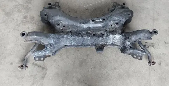 Toyota RAV 4 (XA40) Front subframe