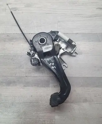 Mercedes-Benz ML AMG W164 Hand brake release handle A1644202084 000156