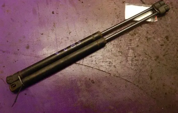 Chevrolet Kalos Tailgate strut 96540939