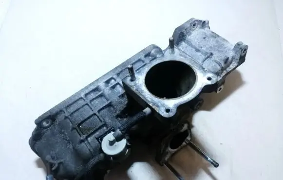 Toyota Avensis T270 Intake manifold