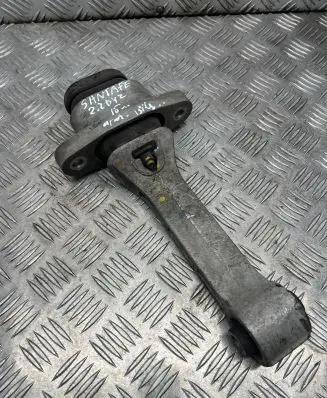 Engine mount bracket