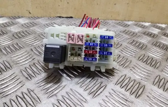 Volvo XC70 Fuse module 6G9T14K131BA