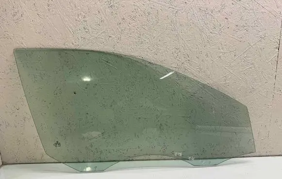 Volkswagen Jetta VI Front door window glass four-door 