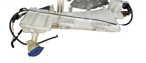 Peugeot 3008 II Windshield washer fluid reservoir/tank 9826400780