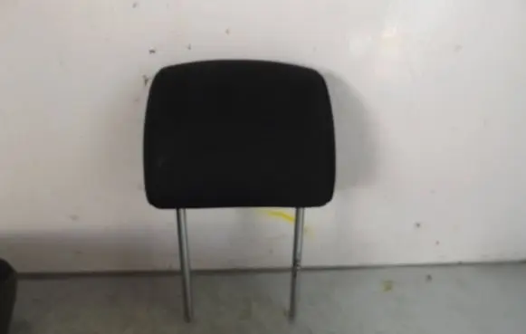 Nissan NV200 Front seat headrest 