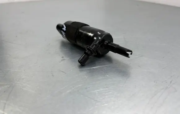 Porsche Macan (95B) Headlight washer pump 6R0955681